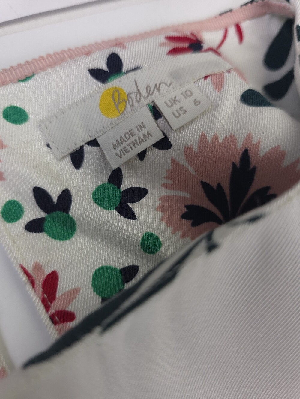 Boden White Floral Blouse Sz 6 - Picture 3 of 10